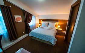 Hotel Oasis